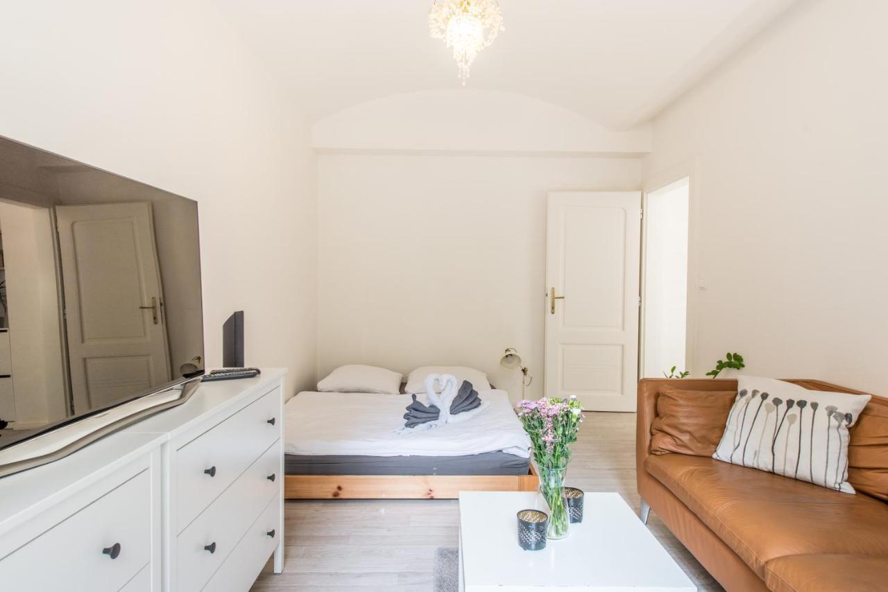 פראג Quiet Apartment In The City Center With Own Terrace מראה חיצוני תמונה